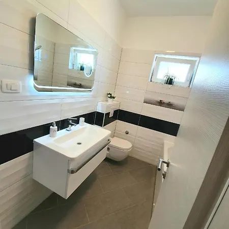 Ljubica Apartment *